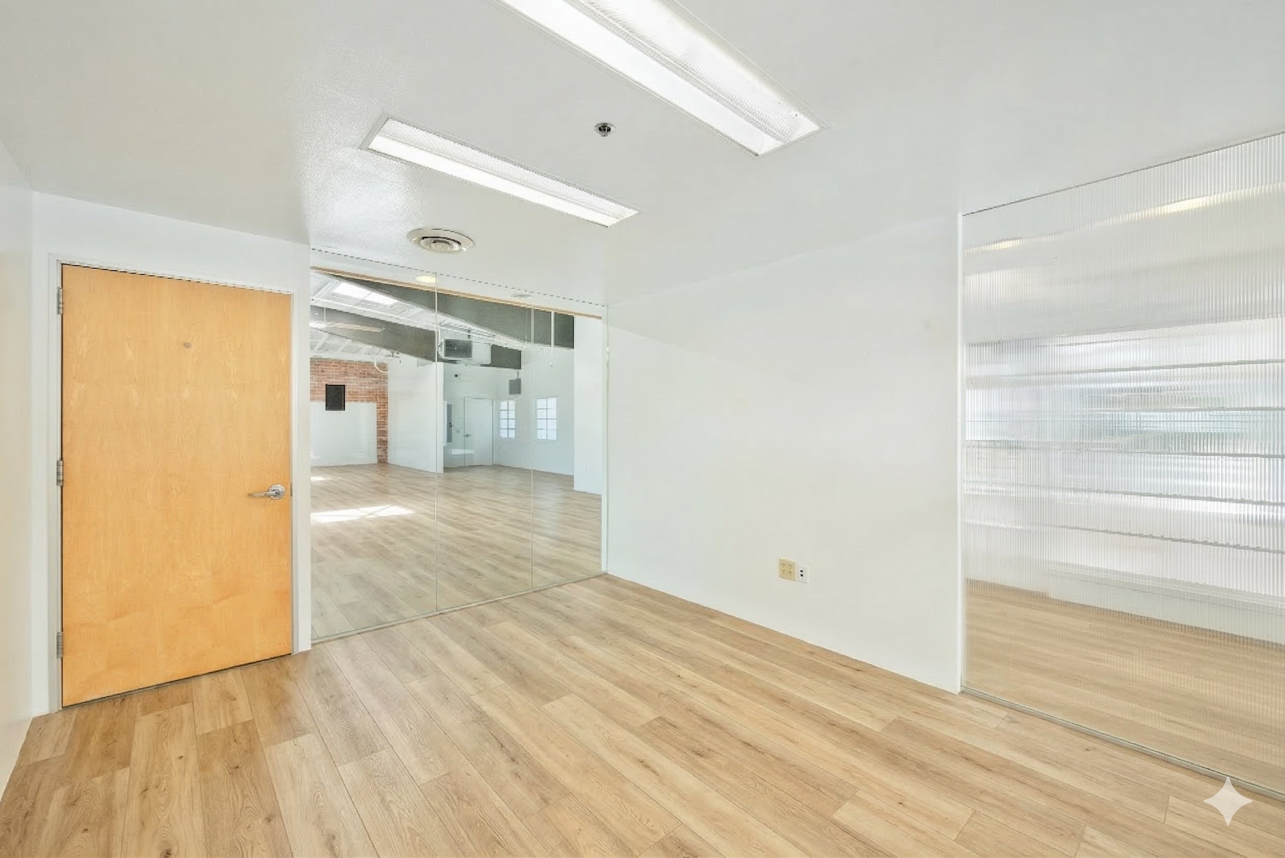 Angle 6 - Light Vinyl